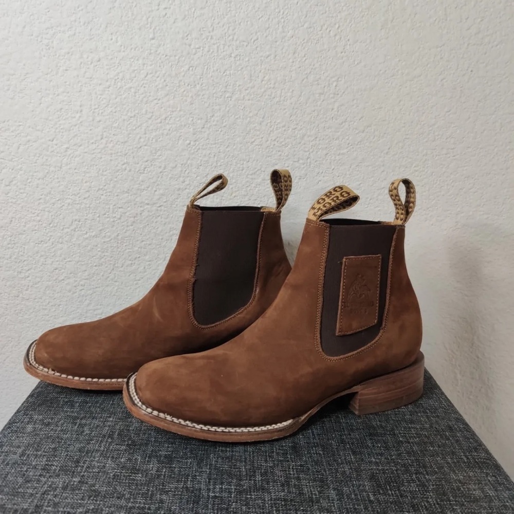 Toro moro ankle boots size 7.5